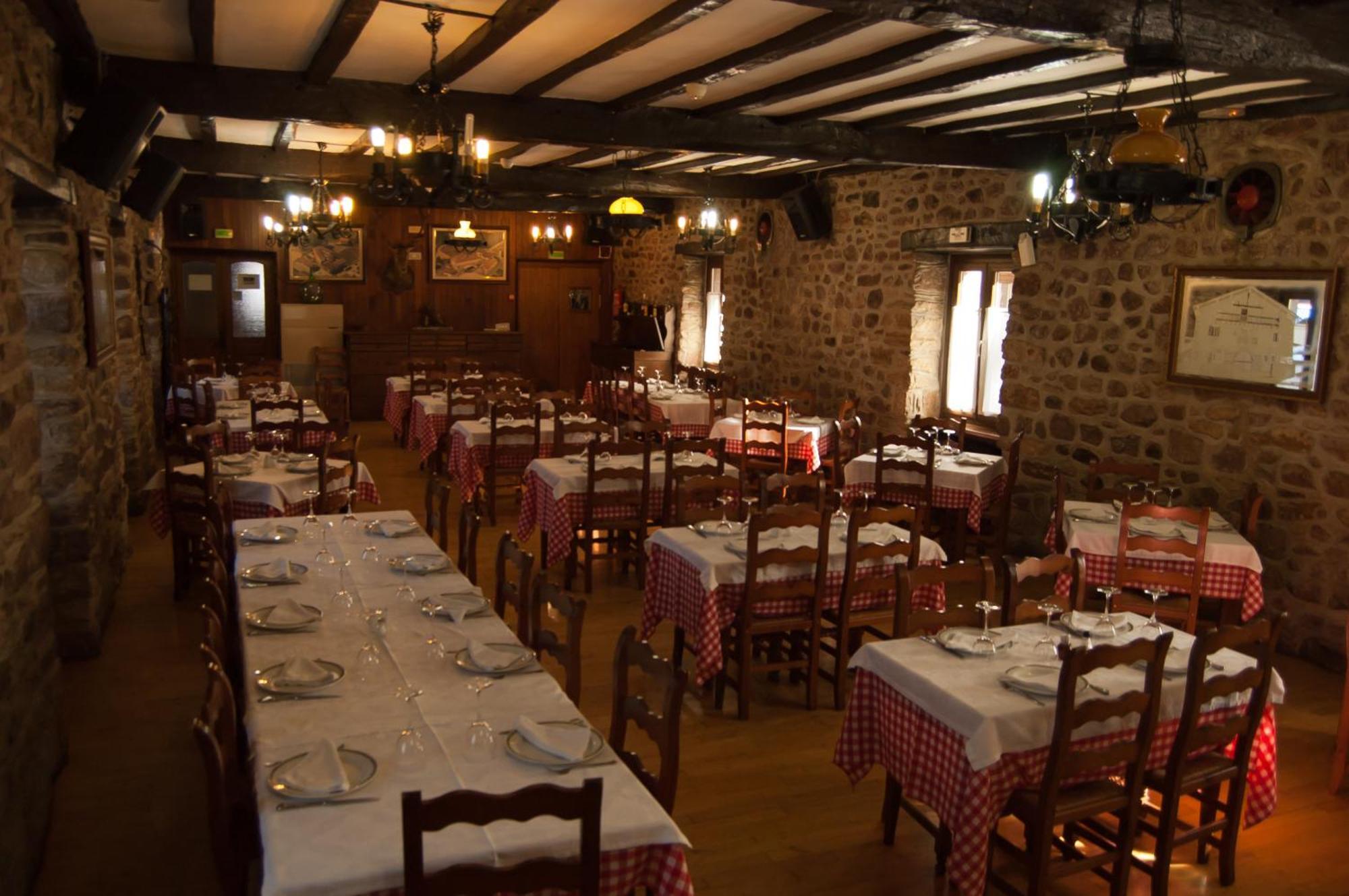 Hotel Urgain Oronoz-Mugaire Εξωτερικό φωτογραφία