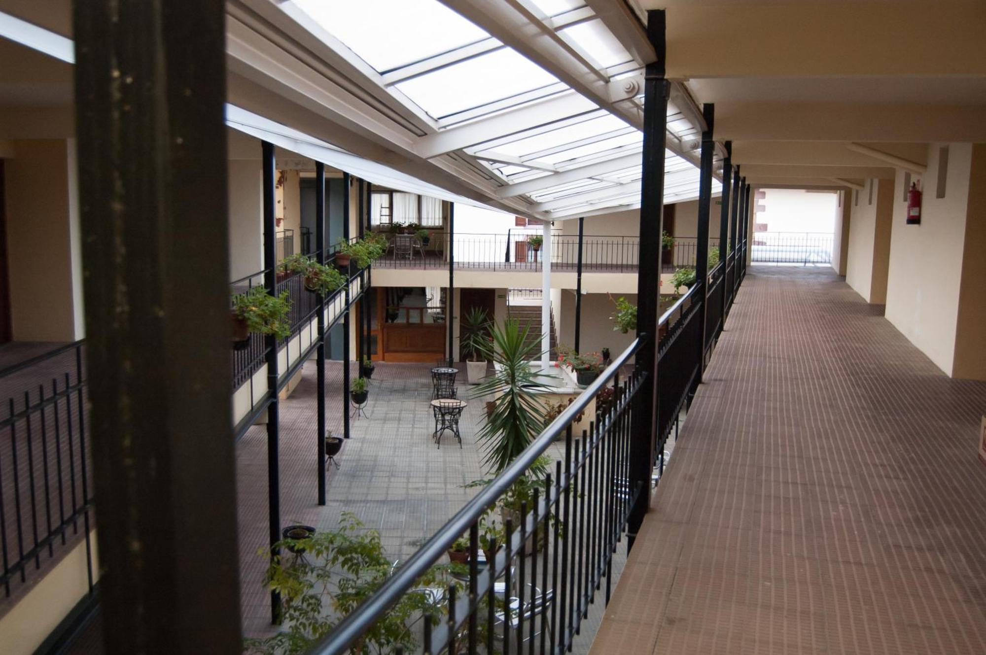 Hotel Urgain Oronoz-Mugaire Εξωτερικό φωτογραφία
